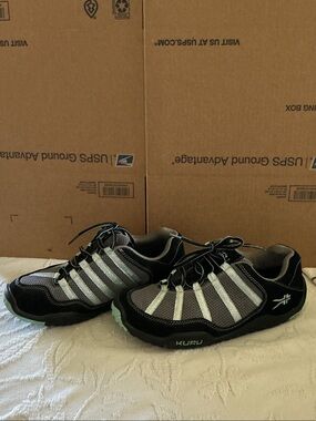 Kuru womens sneaker size 9.5 wide